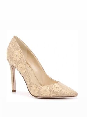 Jessica Simpson Haneh Pump
